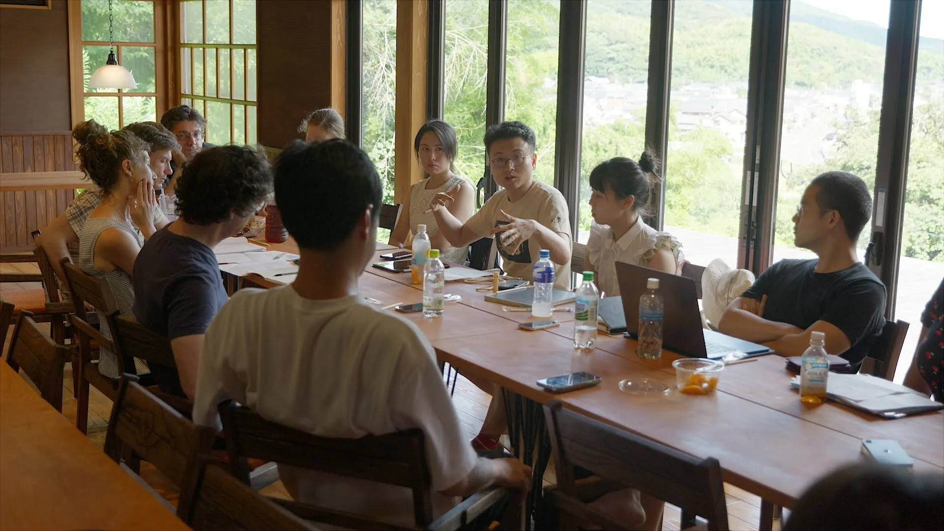 Xuexin Cai, an Unson Ph.D summer fellow (EALAC), explaining his draft syllabus “Thinking Like a Watershed” during the survey trip.